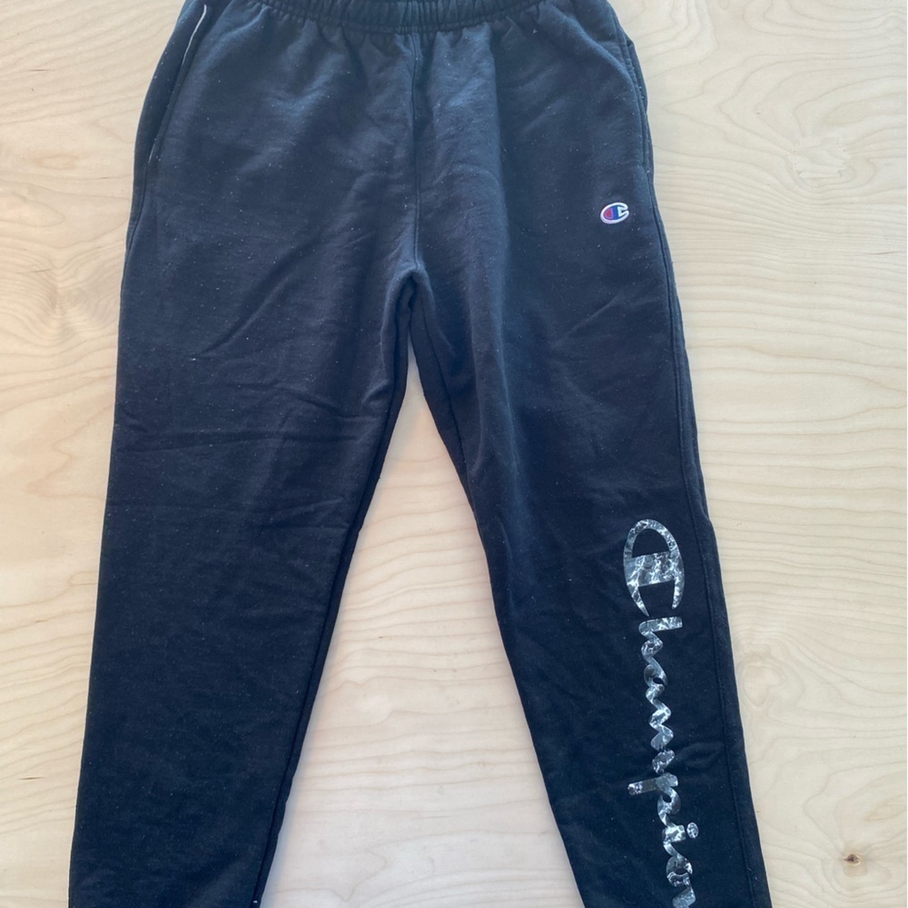 Champion Sweatpants size medium (FY)
